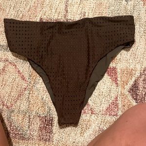 Acacia high waisted dark brown mesh bottoms size medium